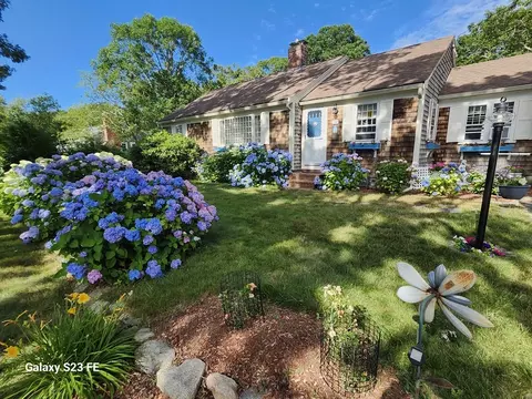 330 Depot St, Dennis, MA 02639