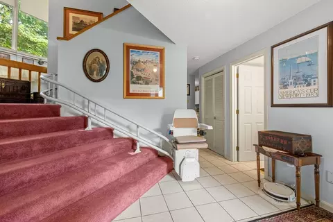71 Heritage Dr #71, Whitinsville, MA 01588
