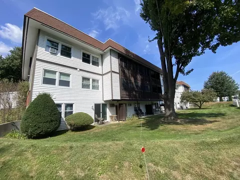 7 Keegan Ln #B, Greenfield, MA 01301