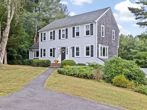 4 Palmer Rd, Plympton, MA 02367