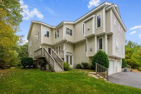 102 Old Bridge Ln #102, Bellingham, MA 02019