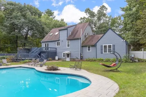 24 Heather Ln, Mansfield, MA 02048