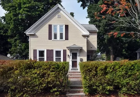 34 Laurel St, Weymouth, MA 02189