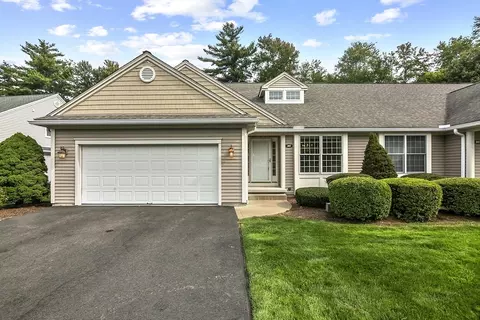 302 Pinehurst Dr #302, East Longmeadow, MA 01028