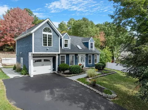 17 N Martin Rd, Amesbury, MA 01913