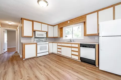 29 Davis St, Springfield, MA 01104 photo 13