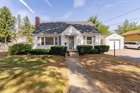 29 Davis St, Springfield, MA 01104
