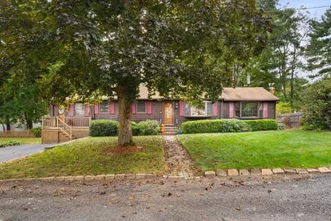 7 Dewey Ave, Wilmington, MA 01887