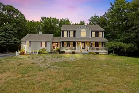 30 Horseshoe Ln, Bridgewater, MA 02324
