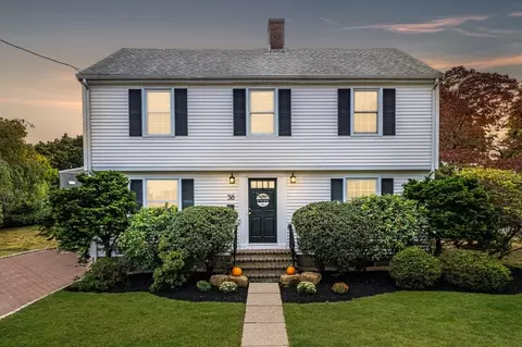 38 Old Salem Rd, Marblehead, MA 01945