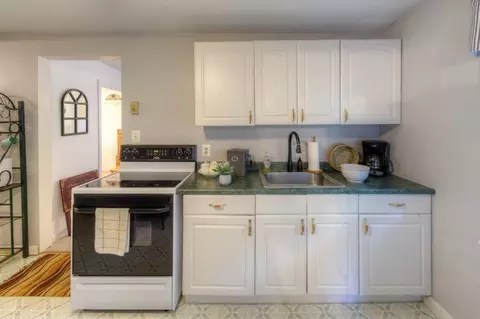 10 Kenmore St # A, Worcester, MA 01606 photo 6