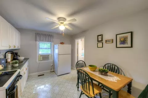 10 Kenmore St # A, Worcester, MA 01606 photo 4