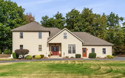53 Fort Pond Ln, Lancaster, MA 01523