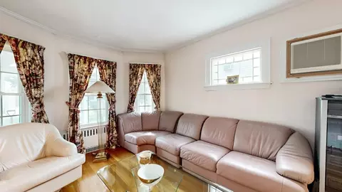 35 Plummer Ave, Winthrop, MA 02152 photo 3