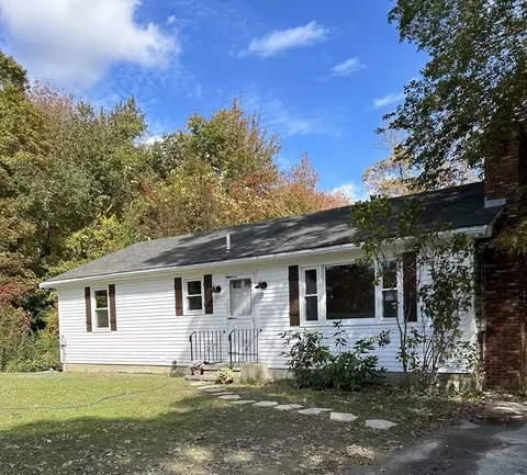 90 Merlin Dr, Swansea, MA 02777