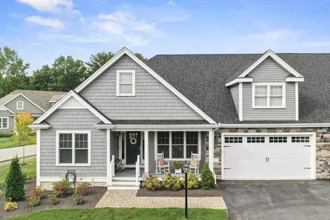 11 Country Club Ln #11, Lakeville, MA 02347