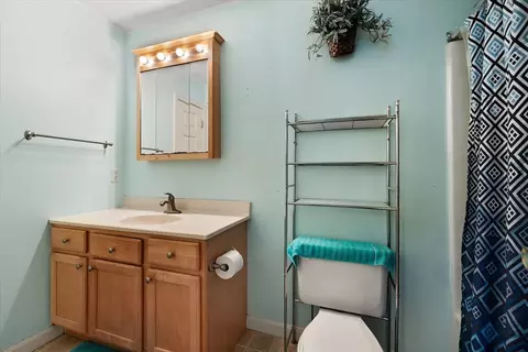 Bath - 53 Freeman Ave, Webster, MA 01570 photo 1 of 2