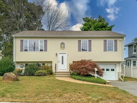 114 Smithies St, Fall River, MA 02723