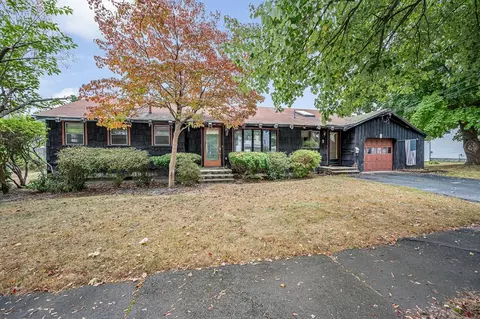 9 Pillings Rd, Saugus, MA 01906