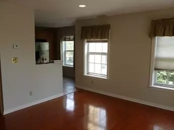 Living - 111 Gazebo Cir #111, Reading, MA 01867 photo 4 of 4