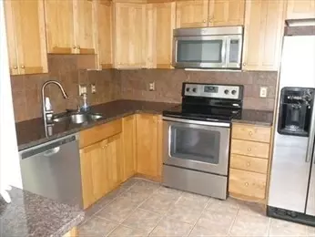 Kitchen - 111 Gazebo Cir #111, Reading, MA 01867 photo 3 of 4