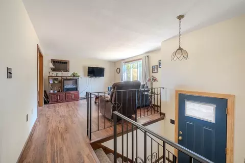 96 B St, Dracut, MA 01826 photo 3