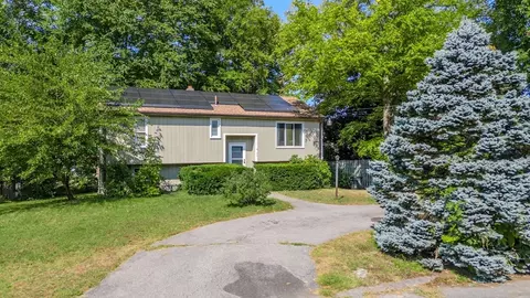 96 B St, Dracut, MA 01826 photo 2
