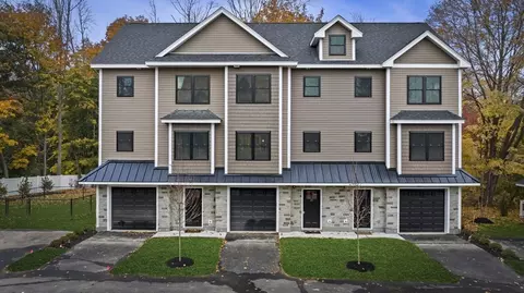 9 Acton Rd #19, Chelmsford, MA 01824