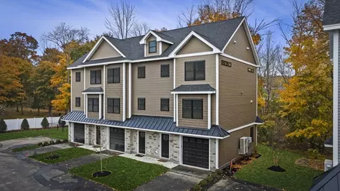 9 Acton Rd #17, Chelmsford, MA 01824