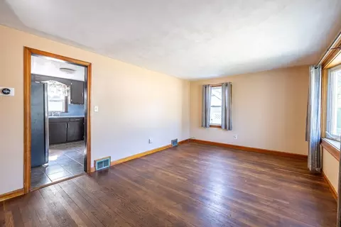 19 Redden St, Springfield, MA 01119 photo 10