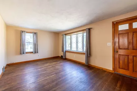 19 Redden St, Springfield, MA 01119 photo 9