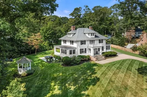 46 Garden Rd, Wellesley, MA 02481
