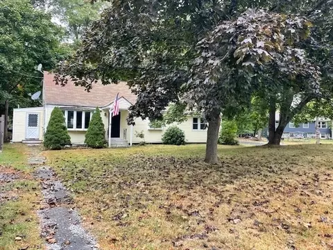 6 Charles St, Littleton, MA 01460