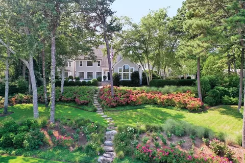 49 N Bay Rd, Osterville, MA 02655