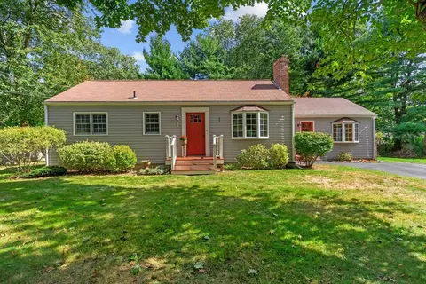 15 Pine Cone Dr, Barrington, RI 02806
