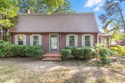 9 Eel River Cir, Plymouth, MA 02360