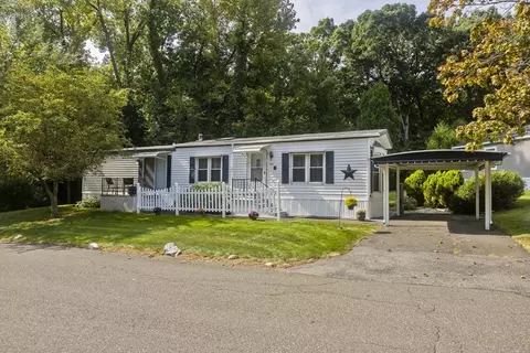 125 Clayton Dr, West Springfield, MA 01089