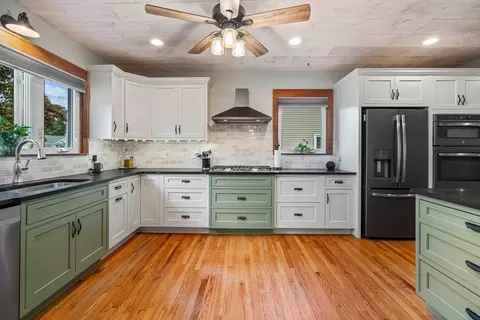 67 Texel Dr, Springfield, MA 01108 photo 2