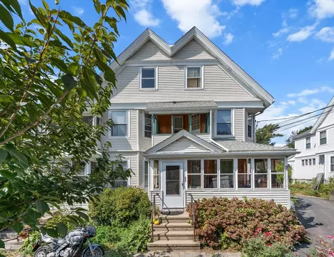 33 Dexter Ave #33, Watertown, MA 02472
