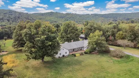 1155 Glendale Rd, Wilbraham, MA 01095