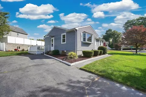92 Agnes St, Springfield, MA 01108 photo 2
