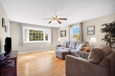92 Agnes St, Springfield, MA 01108 photo 5