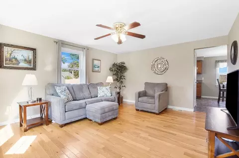 92 Agnes St, Springfield, MA 01108 photo 7