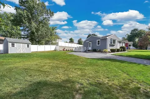 92 Agnes St, Springfield, MA 01108 photo 3