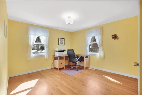 92 Agnes St, Springfield, MA 01108 photo 17