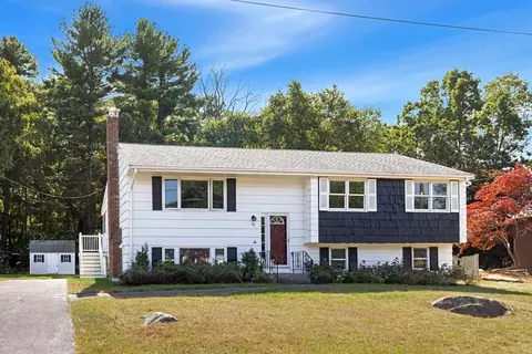 86 Macarthur St, Stoughton, MA 02072