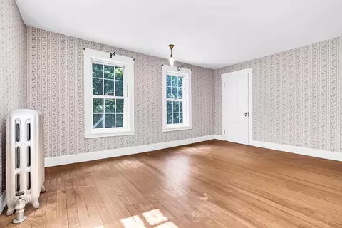 Bedroom - 15 W Main St, Upton, MA 01568 photo 8 of 10