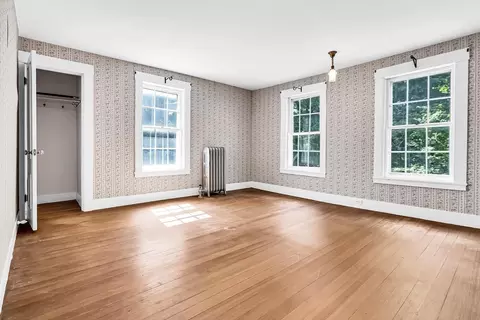 Bedroom - 15 W Main St, Upton, MA 01568 photo 5 of 10
