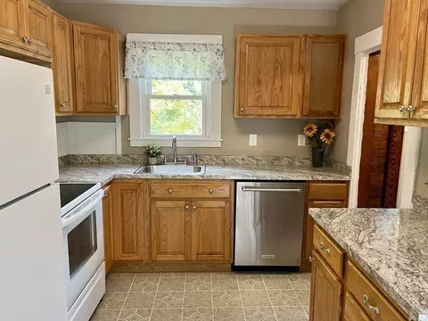 40 Carlin St, Athol, MA 01331 photo 4