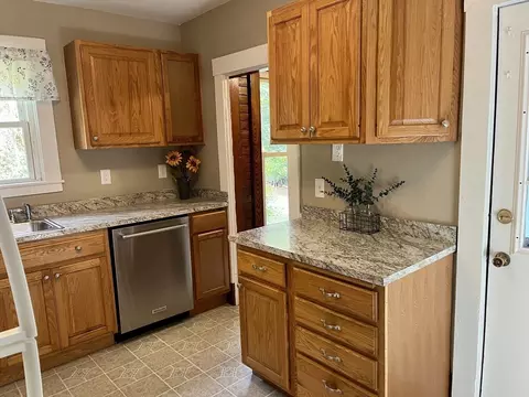 40 Carlin St, Athol, MA 01331 photo 5